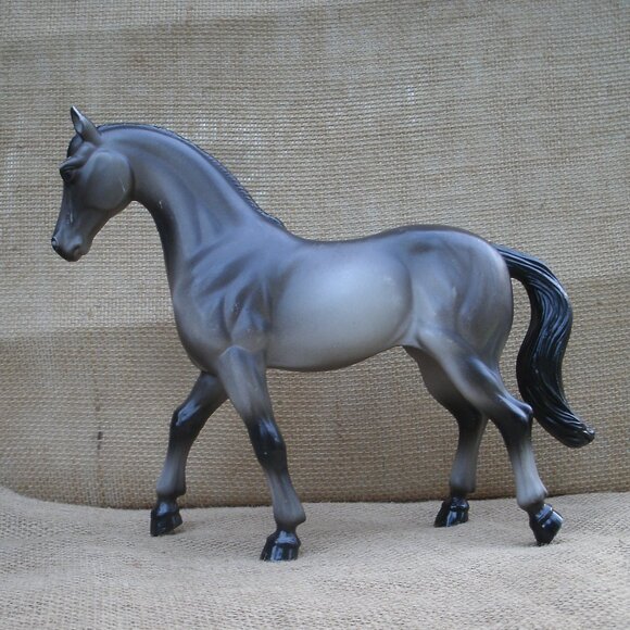 Vintage Gray Plastic Horse Figurine - Picture 5 of 16